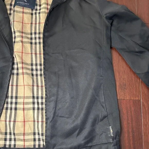 Burberry Nova Check Lined Bomber Jacket – Black Medium 8.5/10 Condition - Picture 3 of 12